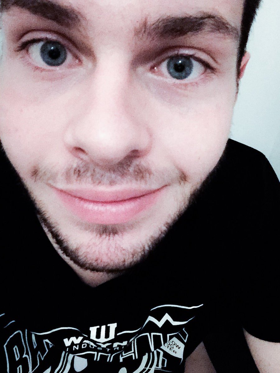 Joey_Jonnor's tweet photo. You're never fully dressed without a smile! #sia #loveyourself #bewhoyouwanttobe #gay #gayboy #smile #blueeyes https://t.co/GtZQpvjd3I