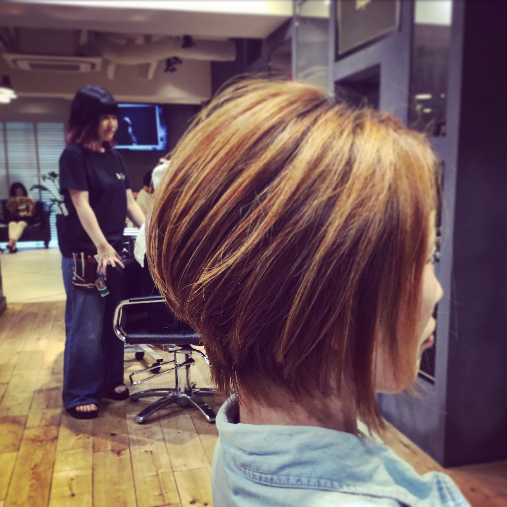 Personal Jesus Cut Sur Twitter 後頭部にボリュームを持たせた前下がりボブです アゴのラインの延長上にボリュームのポイントを持って来るのが外国人風のシルエットを生むコツです えり足を首に沿わせるとよりクールな仕上がりに 担当 大森 T Co