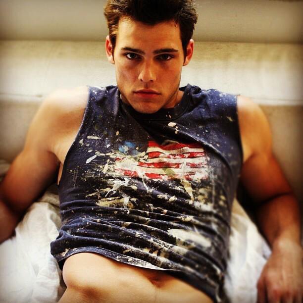 Thread Call Me Maybe Video Actor Holden Nowell Says He Wasn T Comfortable With His Character S Gay Storyline