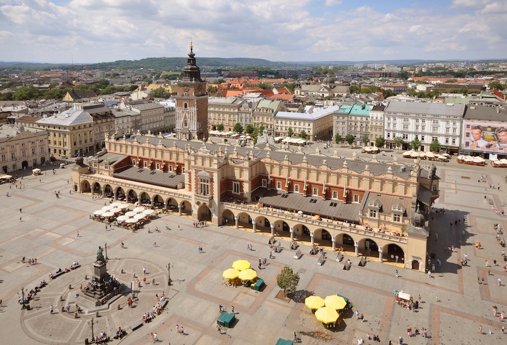 BackpackingInEu's tweet photo. Free Things To Do In #Krakow

#TravelTips #Poland #Freebie #Travel 
https://t.co/qIG3RgTg2J https://t.co/LazHMIRlFp