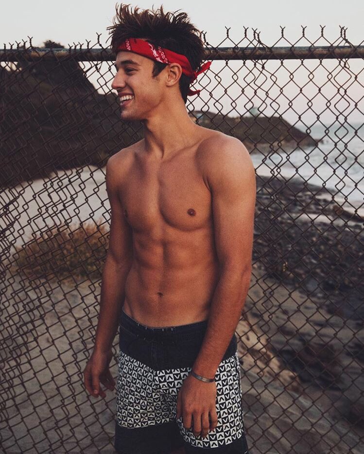 UpdatesDallasSp's tweet photo. Fotos de Cameron en su nuevo photoshoot realizadas por @BryantEslava https://t.co/UFUvxexEYl