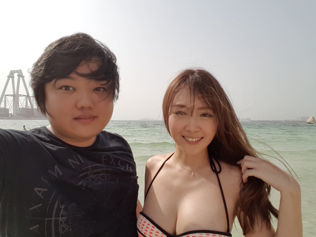 与沢 翼 Tsubasa Yozawa Twitterren 今日はジュメイラビーチでピクニック笑 毎日散歩するようにしました 麻美のお腹がぽこ 新しい水着は可愛いけど胸がはちきれそう 俺の腹は安定して妊婦レベル 服脱げない 暑すぎて海がお湯です 本当に 毎日幸せだ 与沢 翼 Tsubasa Yozawa Twitterren 今日はジュメイラビーチでピクニック笑 毎日散歩するようにしました 麻美のお腹がぽこ 新しい水着は可愛いけど胸がはちきれそう 俺の腹は安定して妊婦レベル 服脱げない 暑すぎて海がお湯です 本当に 毎日幸せだ