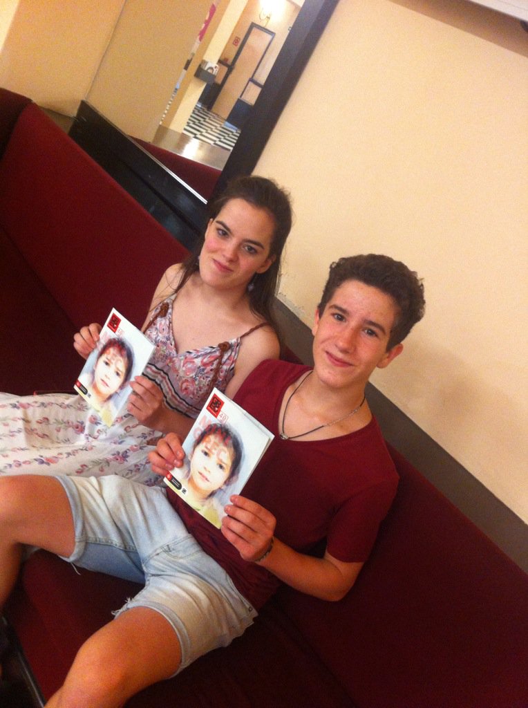 MiniGrec's tweet image. Els protagonistes de #MaravillaEnElPaisDeLasMiserias ja els tenim al @Teatre_Romea preparats per començar! #teatre