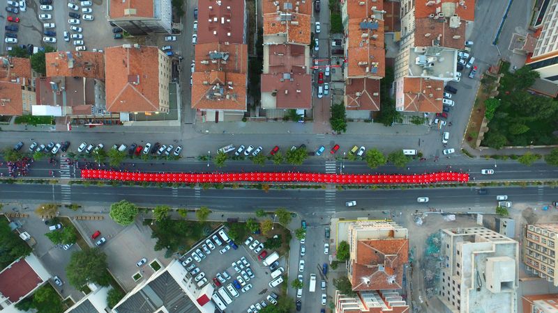 Nevşehir'de 150 metrelik Türk Bayrağı ile demokrasi yürüyüşü yapıldı