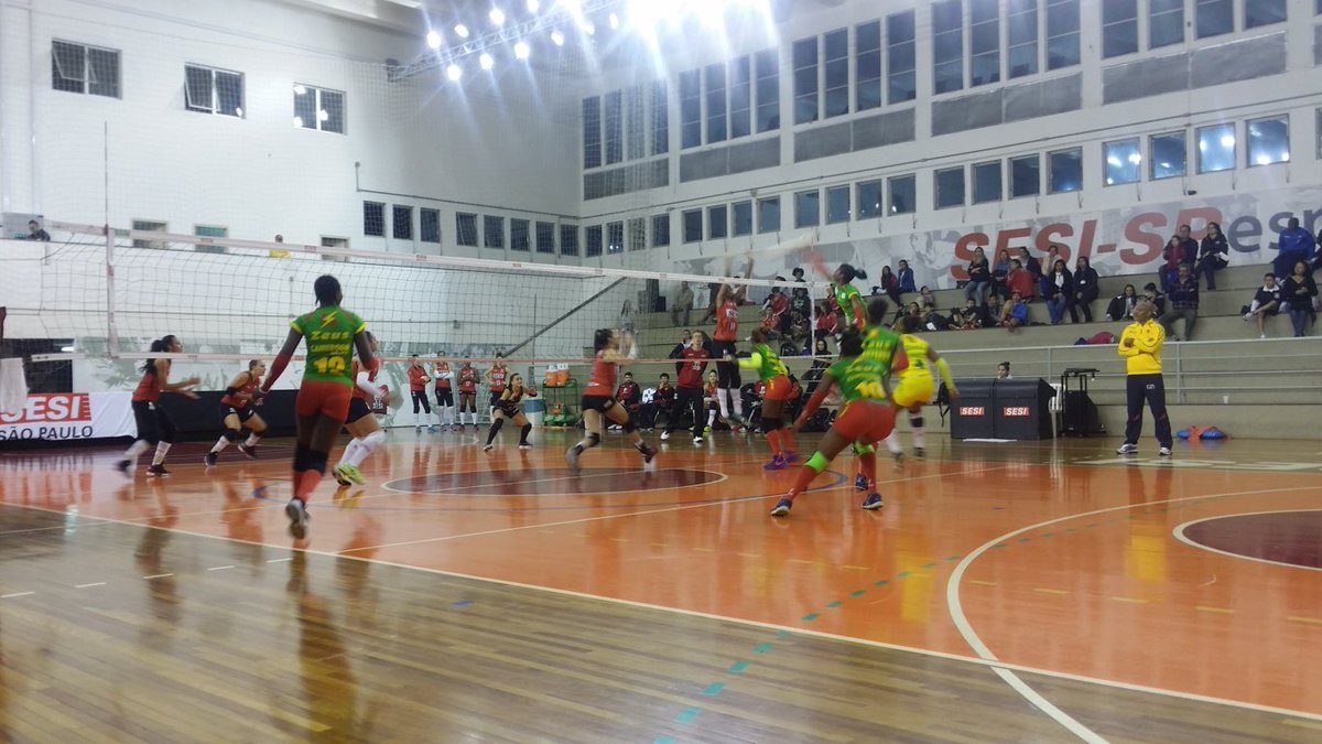 CMRFECAVOLLEY's tweet image. [NEWS] Jeux Olympiques : Enfin une première victoire pour les Lionnes ! 

fecavolley.net/index.php/comp…

#Rio2016 #Rio