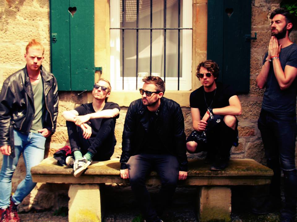 goss_ie's tweet photo. Top Irish band make shock announcement https://t.co/mHCQnLJ2zp https://t.co/EQVmtlJvQb