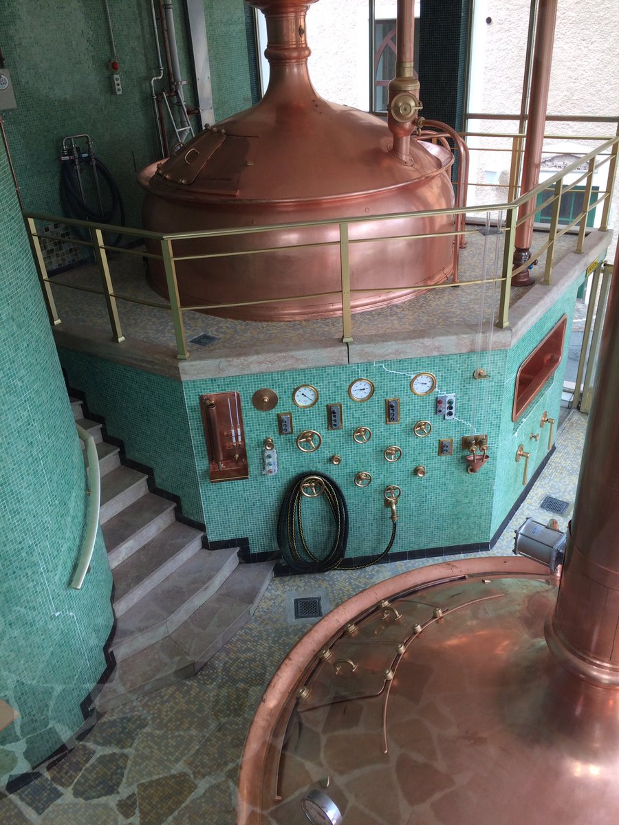 EU_MicroBrews's tweet photo. Huber Family Brewery #austria #tirol #coolcopperkettle microbreweries.eu https://t.co/w0suF14sYk