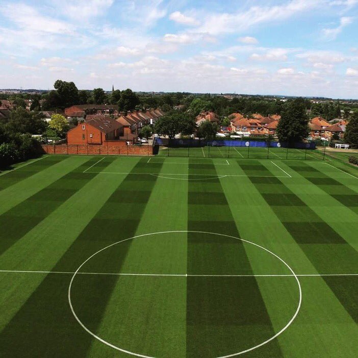 Футбольное поле газон. Лужники поле 2. Тренировочные футбольные поля. Тренировочное футбольное поле. Футбольное поле бургас.