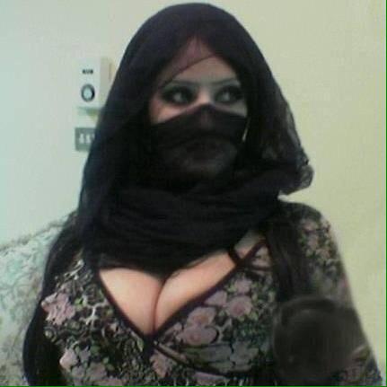 محارم ولد يقلع عمته وهى طالعه من الحمام ويتمص زبه وينيكها فى طيزها على امام المرايه
goo.gl/FVMsC7