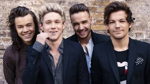 1994jawline's tweet photo. can we fall one more time, stop the tape and rewind 😪📼

#6yearsof1D https://t.co/azHxhbRtqK