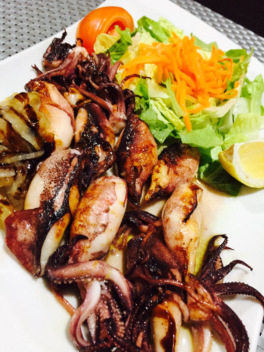 rest_las_horas's tweet photo. Vuelven los momentos del #Verano a @rest_las_horas . #Sepia, #Tartar, #Chipirones, #boquerones. ¿Te apuntas? https://t.co/JQH1GsWM6x