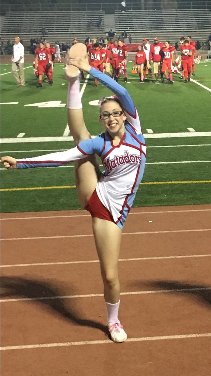 Addiccted2Cheer's tweet image. #anonsbreaktheinternet always had a passion for cheer. Cheering since age 7 and plan on continuing until I die🎀🎀