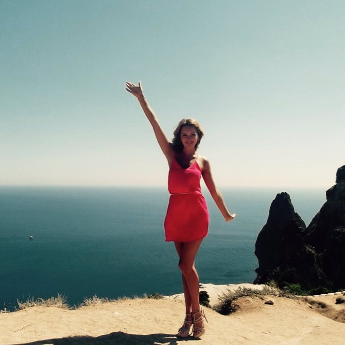 Watch Emily Thorne's leaked NSFW photo on TwXstars