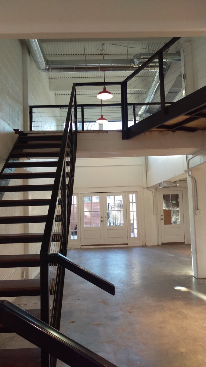 eCommRealty's tweet image. Modern, Industrial style warehouse loft condo, MUST SEE, only $279k, Old Jefferson tinyurl.com/h5vnn4c