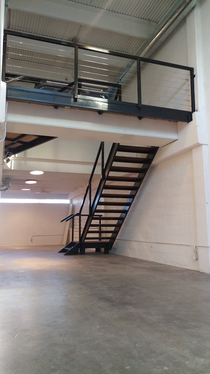 eCommRealty's tweet image. Modern, Industrial style warehouse loft condo, MUST SEE, only $279k, Old Jefferson tinyurl.com/h5vnn4c