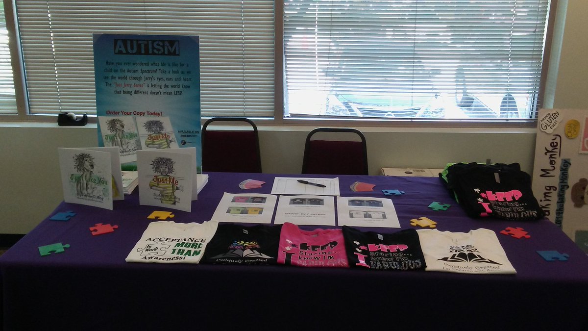 DianesDesigns80's tweet photo. Out Promoting Autism Awareness
#WorkingMommy
#AutismAwareness
#UniquelyCreated
#UniquelyJerry https://t.co/hKg2Tmjf8o