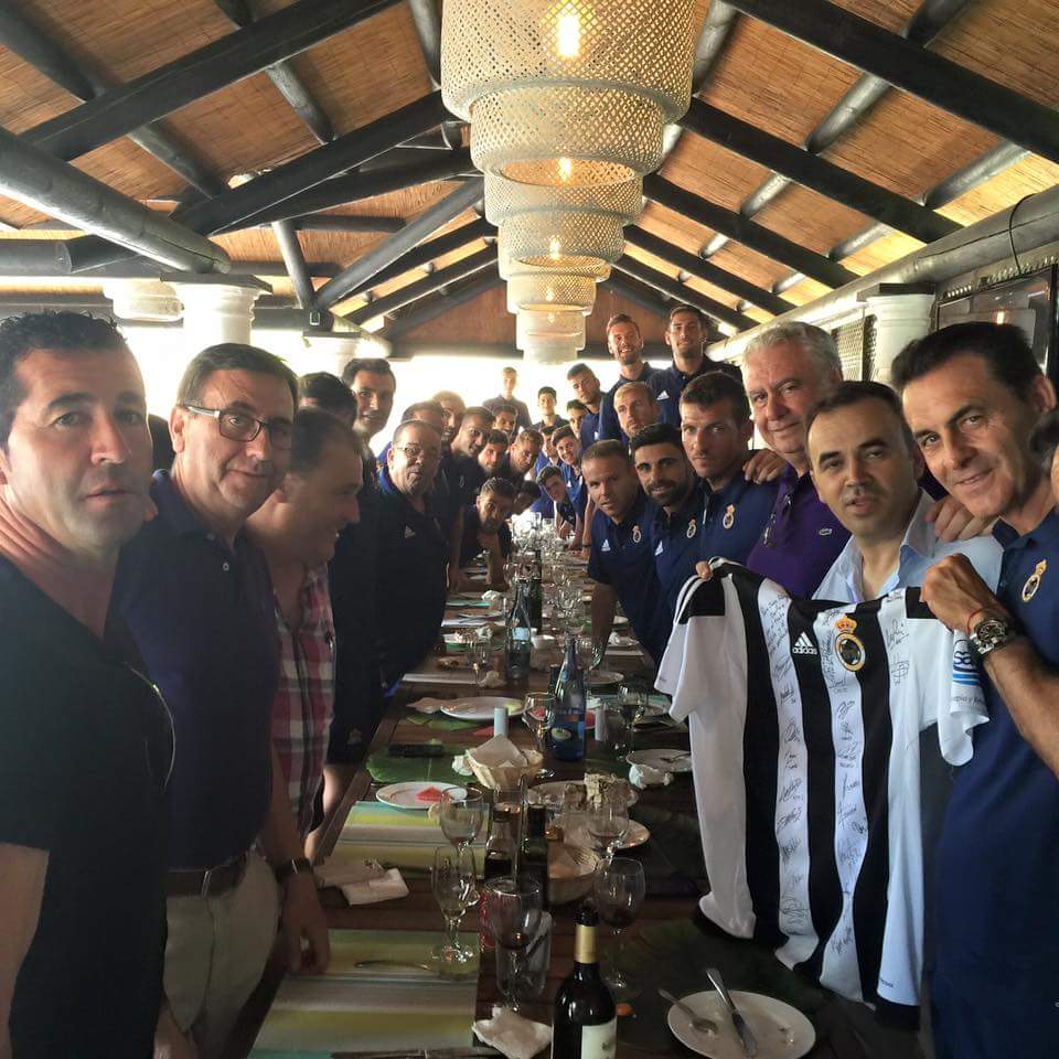 RBL1912's tweet photo. Gracias a @oficialsrsuites por el trato recibido estos diez días en sus instalaciones. Hoy, barbacoa de despedida https://t.co/6Wgq0S5TQr