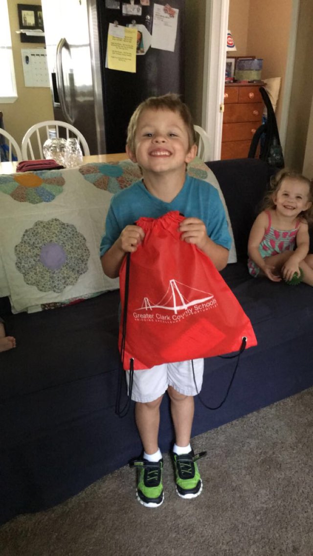 ChristaIsenburg's tweet image. Mr. Metcalfe came to welcome Eli to kindergarten! #readyforkinder #BeGreater #gccspride @GCCSchools @ParkwoodElem