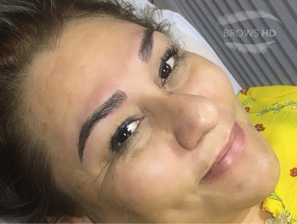 LaGrekaN's tweet photo. Muy bien definidas quedaron las cejas de mi queridísima cliente.
#Microblading #BrowsHD #EspecialistaEnCejas https://t.co/Epxdf7kyAR
