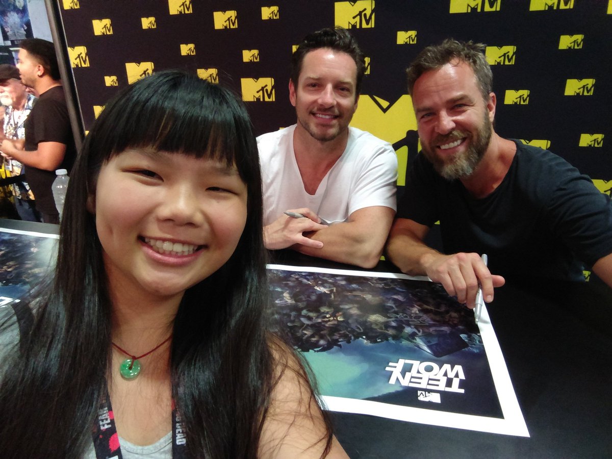 mtalktome's tweet photo. @MTVteenwolf signing! Last con for them so sad! Got hugs and signings, I love them so much! #TeenWolfSDCC #TeenWolf https://t.co/55RopKCUn8