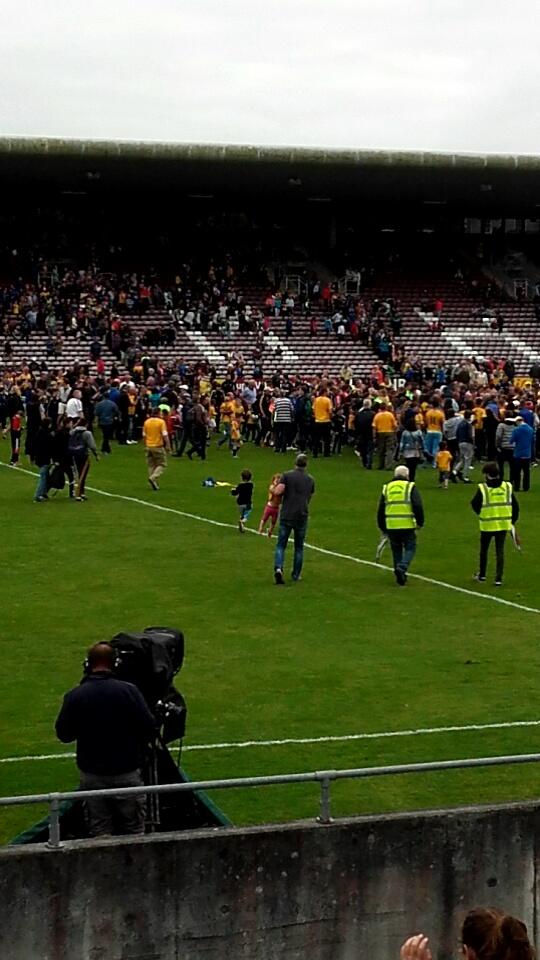 DavidKelly2597's tweet photo. @lifestylesports @binkystar1106 what a win!!!💛💙💪#Inspirational https://t.co/3i4QUd4yeW