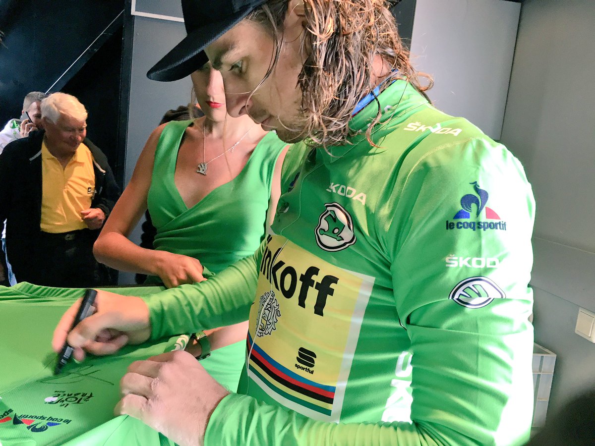 Green__Jersey's tweet photo. RT to win the #GreenJersey  signed by @petosagan ! @WeLoveCyclingFr #SKODA https://t.co/pNPfUYVKgO