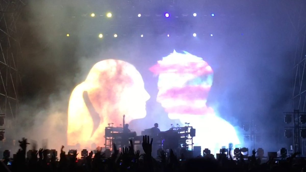 michele___7's tweet photo. @eddychemical After so many years that I listen to your songs...finally I saw your show. Thanks @ChemBros #feelings https://t.co/6t1rgilumk