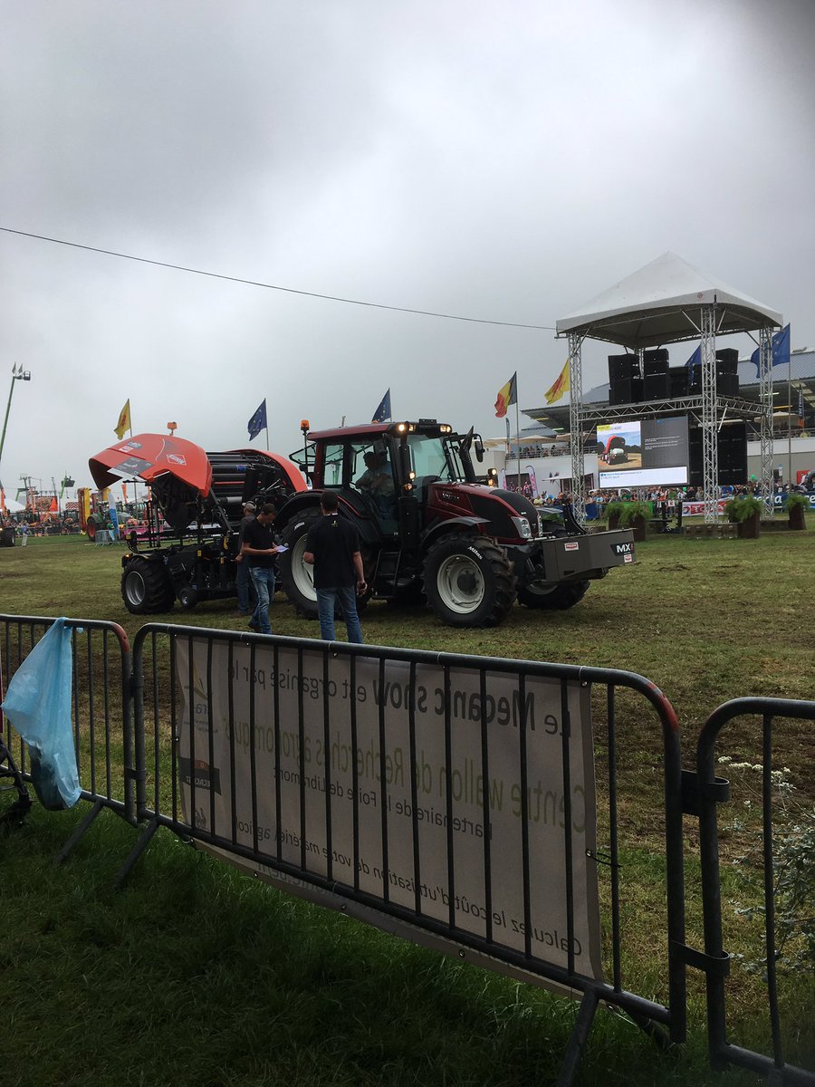 Quelle merveille, ce Mecanic Show, dans le grand ring! <a href="/jfpierard1/">jfpierard</a>