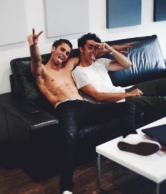 Gotta love when everyone gets together 🤓💕