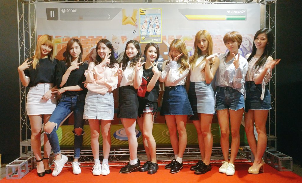 JYPETWICE's tweet photo. 오늘도 원스와 즐거운 시간 보내서 행복했습니다! 조심히 들어가세요! 행사준비해주신 @SuperStarJYP ! 감사합니다!

#ONCE #원스 #TWICE #트와이스
#SuperStarJYPnation https://t.co/TiqH28dtor