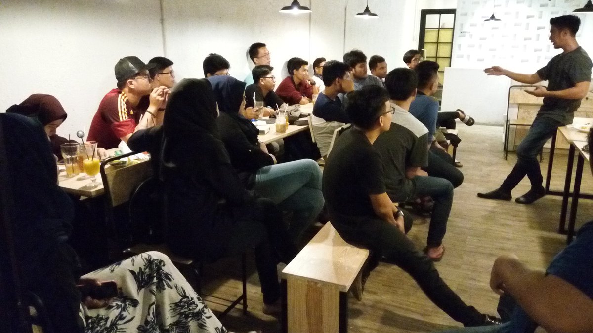 pertanyaan tanpa henti ke mbah <a href="/WebmasterID/">DM</a>  , ngebul.....