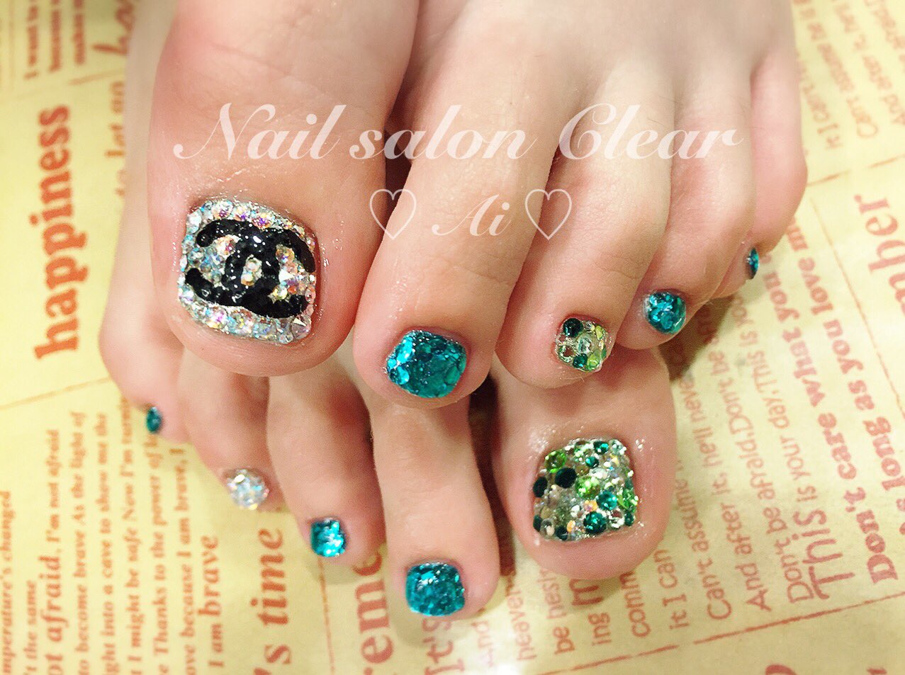 Nailsalon Clear11 Ccマークのストーン埋め尽くしネイル ホログラムと合わせてキラッキラです Clear Nail Nailart Gelnail ネイルアート ジェルネイル ジェル フットネイル 派手ネイル ストーン埋め尽くし T Co Xkwo6hsqof Twitter