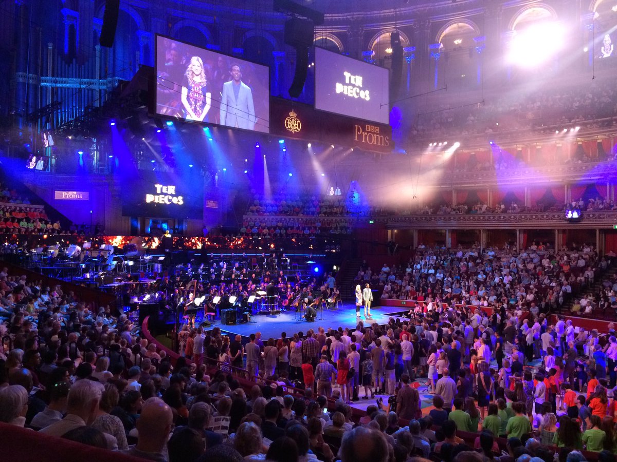 jasonbrown001's tweet photo. Mrs B grafting. #alberthall #kidsprom #tenpieces #followthewifetoworkday https://t.co/5omfYK2whu