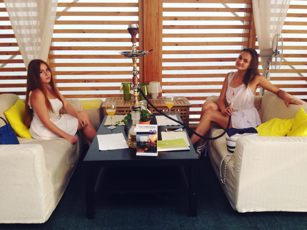 Fabrika_Kitchen's tweet image. Спасаемся от жары на уютной #SummerVeranda