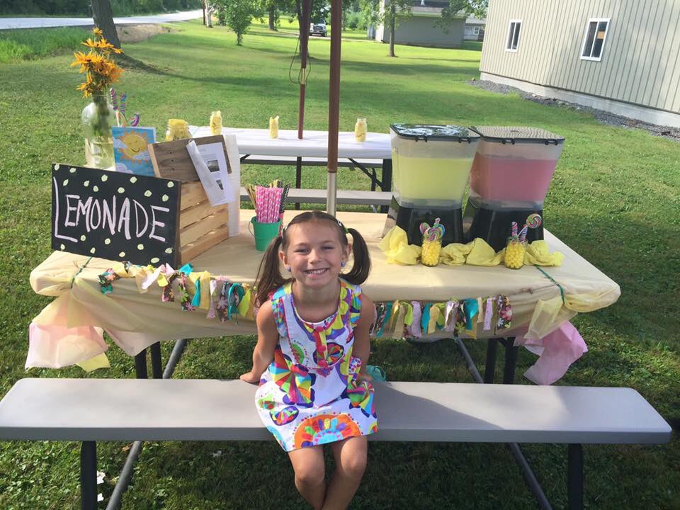 Kids4Coloring's tweet photo. Beat the heat and support this little lady today! Thank you Charlotte for supporting Kids for Coloring! ☀️🍋🎨 #give10 https://t.co/pagGk90NqF