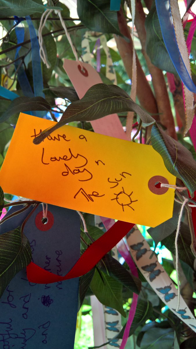 themedcafebars's tweet photo. 🌞🌞🌞 #TreeOfGratitude @splendourfest Giving thanks and praise #SplendourFest https://t.co/08h04aI8Nh
