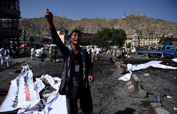 prensa_libre's tweet photo. Mueren 61 en doble atentado del #EI contra marcha en #Kabul
https://t.co/eOo0FPwSSG Vía @inter_pl https://t.co/jFjoeB9EqA