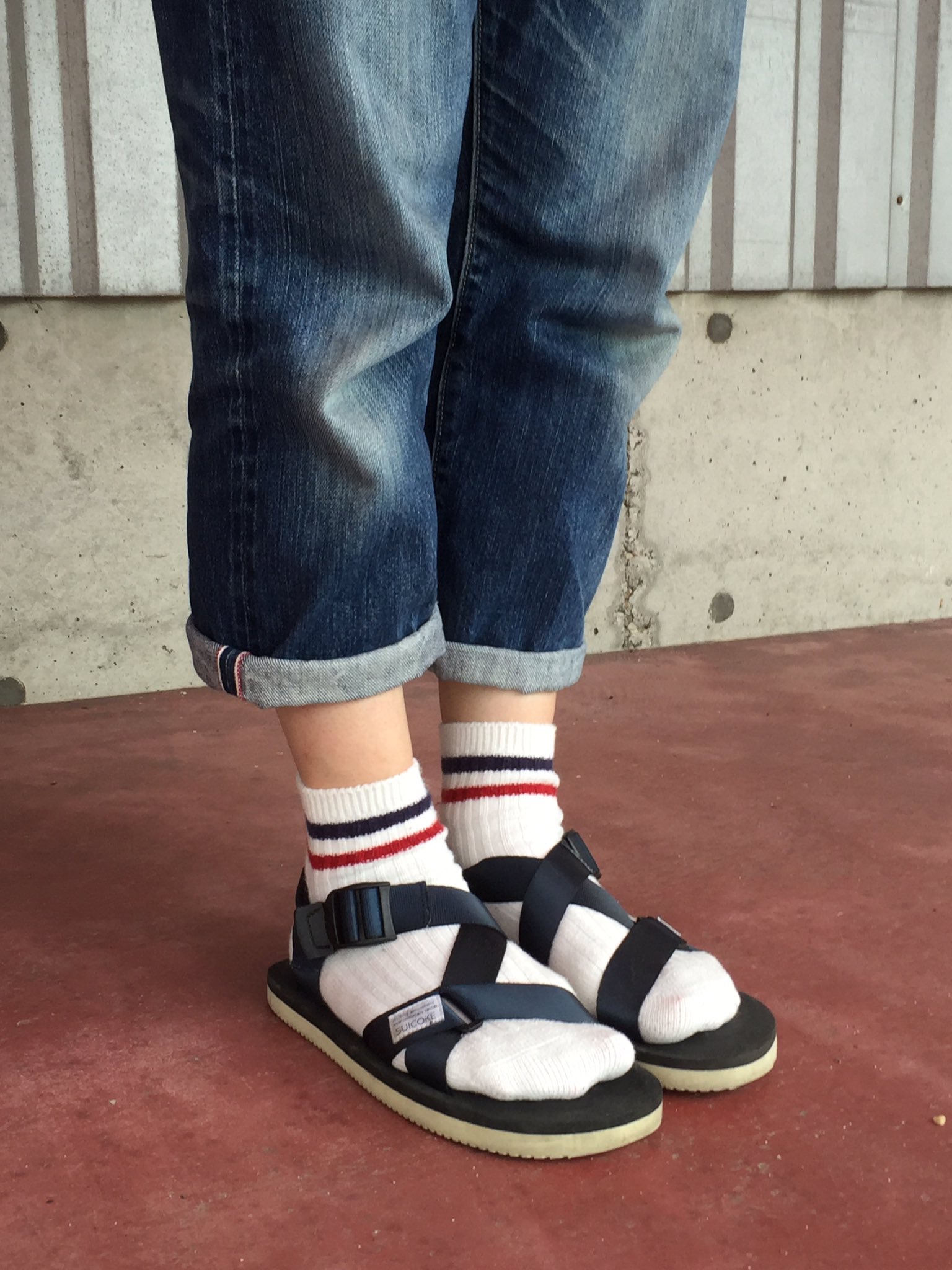 タケサーリー こういう女子いいよね デニム 靴下 サンダルの組み合わせ好き好きだよねー サンダル サンダル女子 靴下サンダル T Co Rnzjl3crrv Twitter
