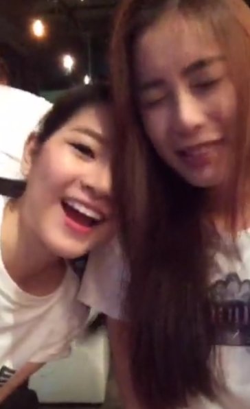 พี่แอป LIVE 😍😍😘 กินเลี้ยงปิดกล้อง #สงครามนางงาม2 #ต่ายลูกน้ำ <a href="/APONAMM/">ซีแนนบอท ꒰´ᐡ`ෆ ͙꒱</a>