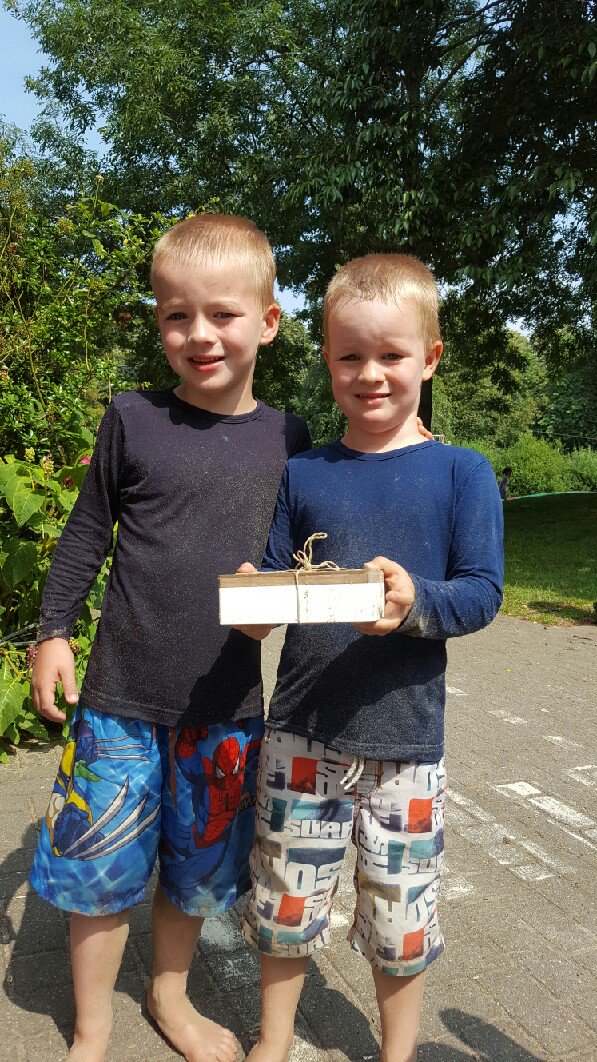 De eerste schatkist is gevonden door Sjon #speeltuin de watertoren  wijkenco.nl/activiteiten