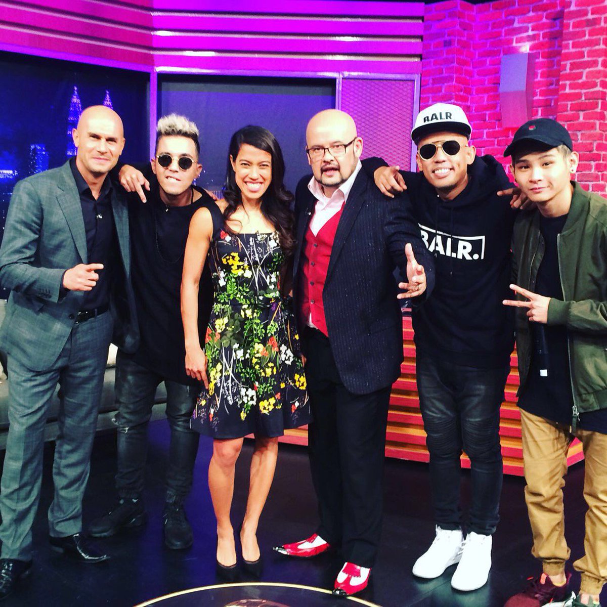 HarithIskander's tweet photo. Tune into @501Awani now for @ObviouslyHarith 930pm https://t.co/uf21QXXQqb