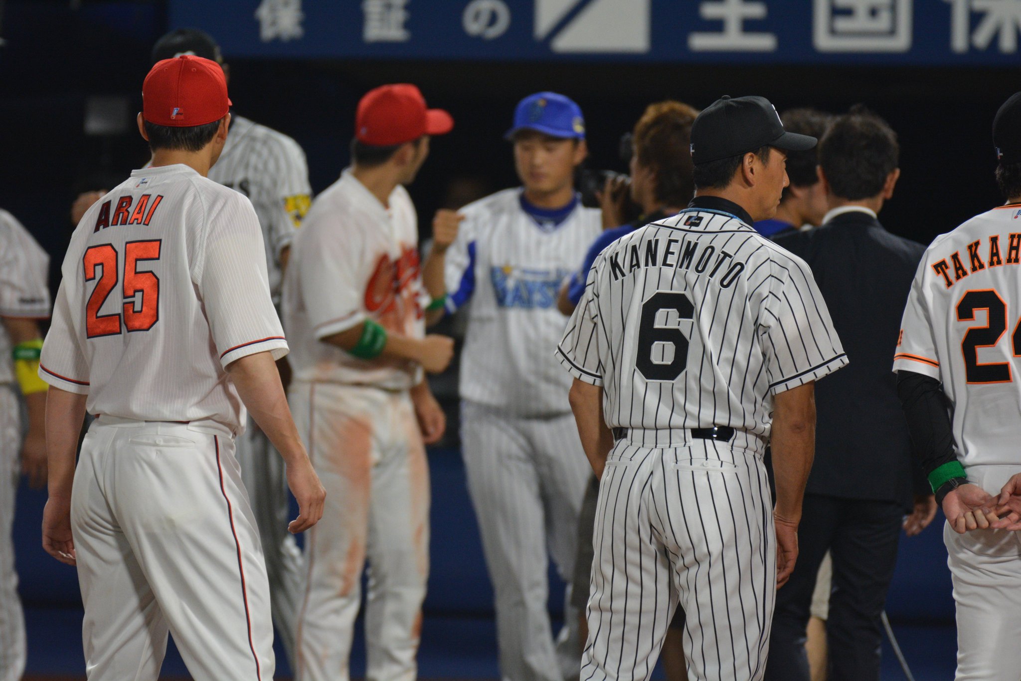 e 一口馬主 Twitterissa 2016年7月16日 ハマスタ オールスター Npballstar オールスター Tigers 金本知憲 Carp 新井貴浩 オールスターでもこの2人は健在だったw 微妙に距離感あった気もしなくもないけど e 一口馬主 Twitterissa 2016年7月16日 ハマスタ オールスター Npballstar オールスター Tigers 金本知憲 Carp 新井貴浩 オールスターでもこの2人は健在だったw 微妙に距離感あった気もしなくもないけど