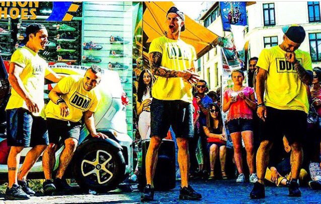 lesDDM's tweet photo. Venez vite nous voir au @FestivalAvignon @bboymarcio @BenjaminDDM @Kevinioddm @DDMLuis @JOHN_ELEDJAM @BCritique https://t.co/l6YTwFYw6F