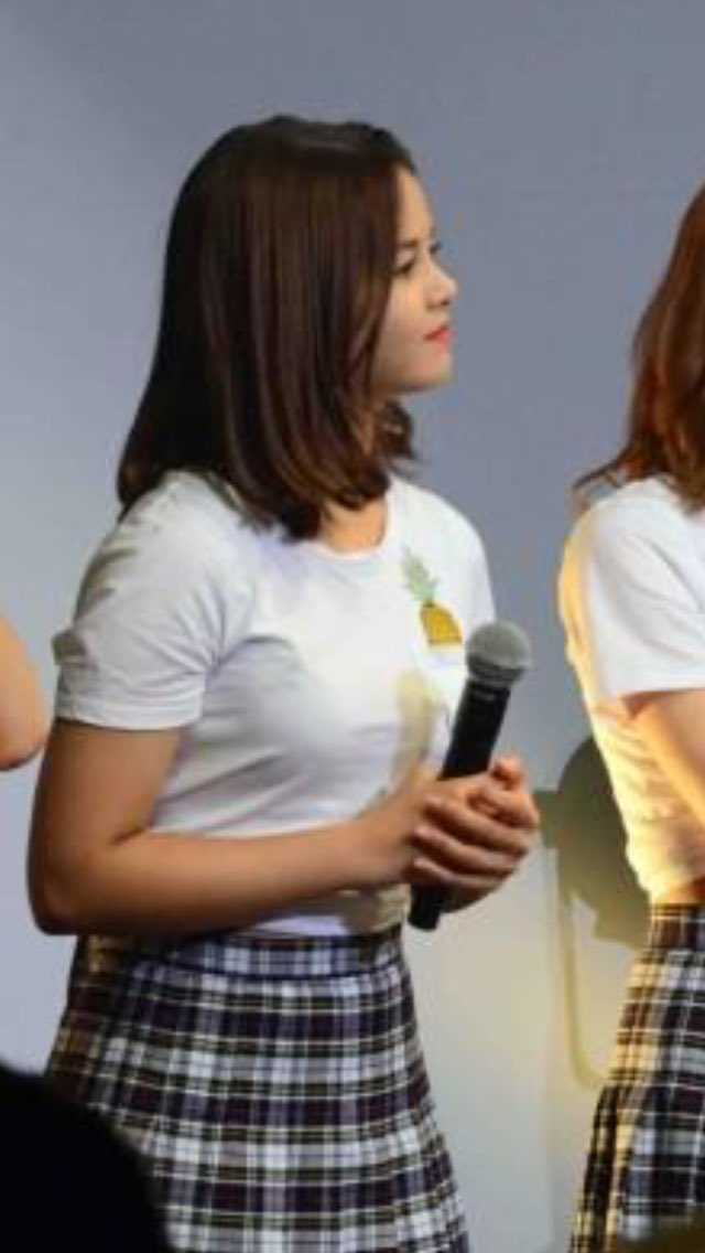 FqbvMp's tweet photo. ชอบเผลอมาก!!! สวยอะ 
#clc #sorn https://t.co/iCFbi5en1H