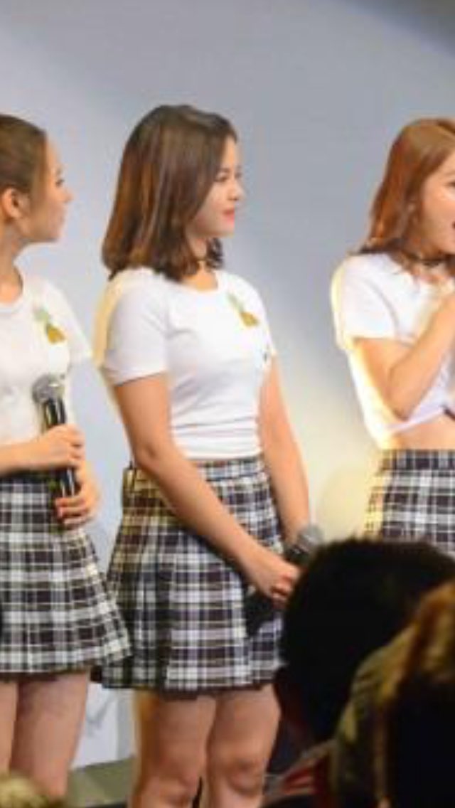 FqbvMp's tweet photo. ชอบเผลอมาก!!! สวยอะ 
#clc #sorn https://t.co/iCFbi5en1H