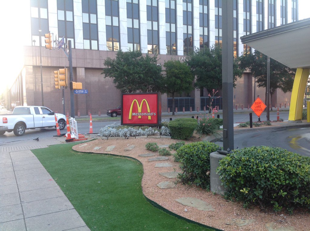 DPDCA's tweet photo. Join us at McDonalds at 1000 Commerce st for Coffee with Cops from 8am-11am. #DallasStrong  #DPDCoffeewithCops https://t.co/Gr18bDdoZV