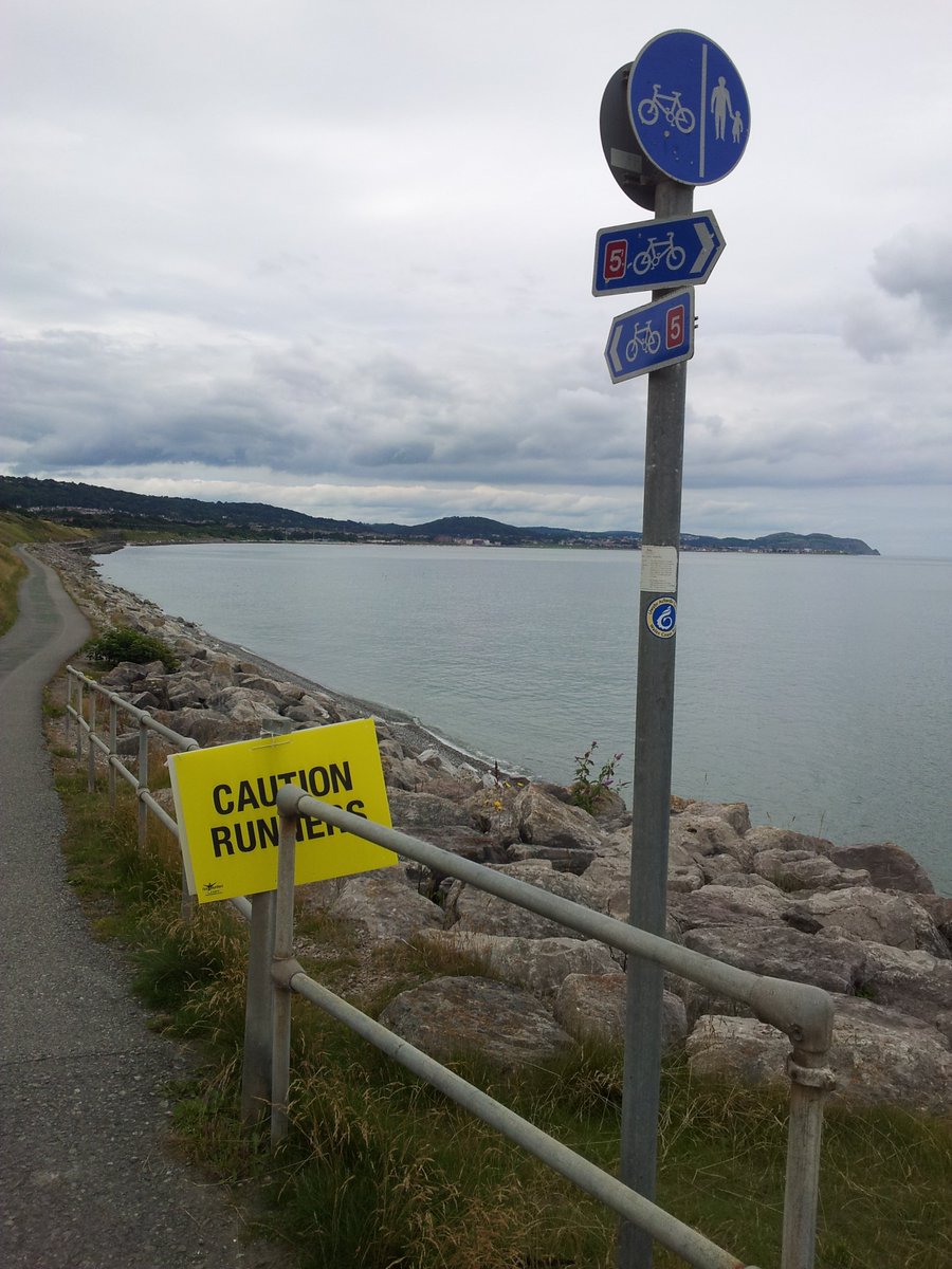 STEAMJONES's tweet image. Waiting for the runners in the Welsh Aquathon Championships in Colwyn Bay @WelshTriathlon @GogTriathlon @ConwyCBC