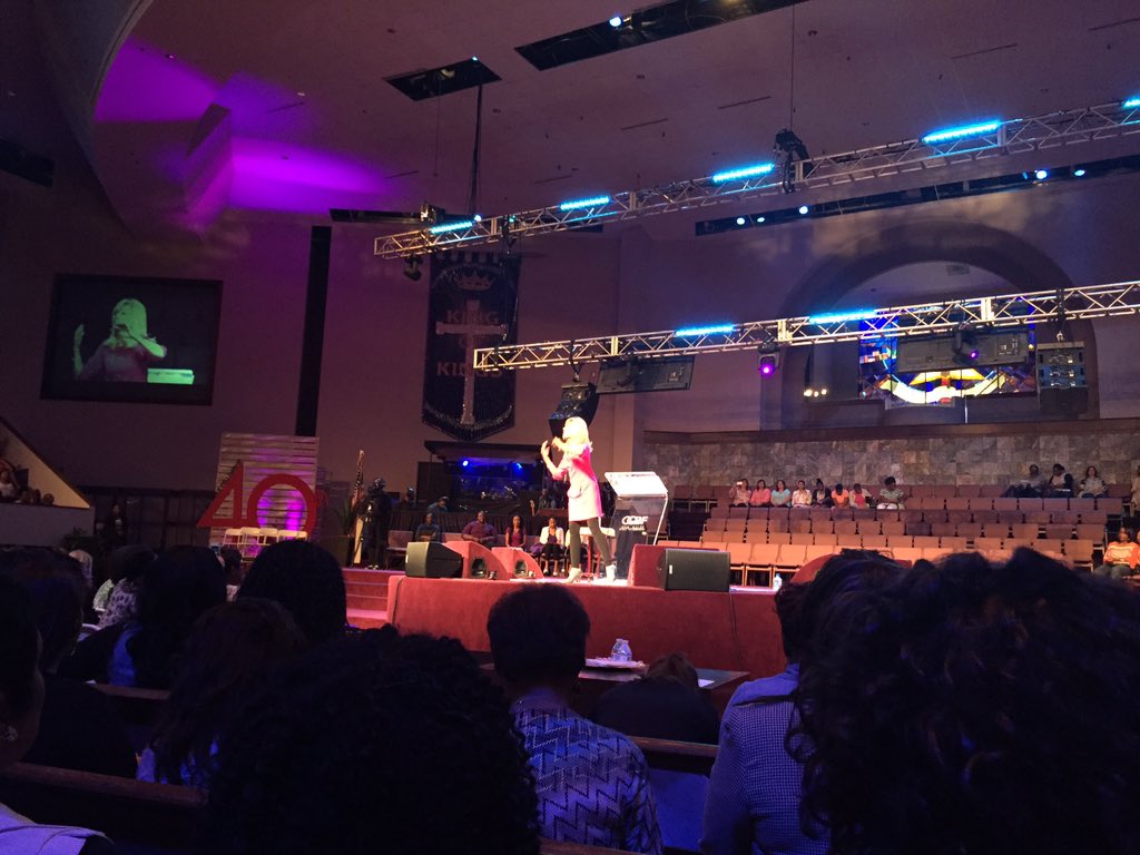 ToniPatterson's tweet photo. @BethMooreLPM #DFJ2016 https://t.co/DknH1o3MTl