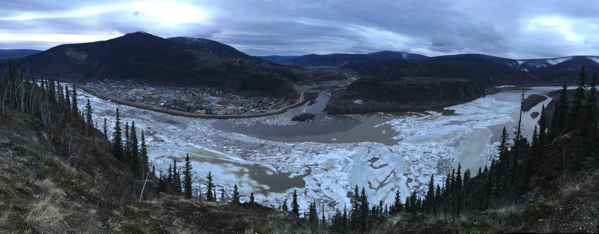 szerszynski's tweet photo. Carolyn Deby at #rockbody, Penryn, talking about annual breakup of ice at Dawson City, Yukon https://t.co/u96Z6BW0M1 https://t.co/ucLCfzD2Fb