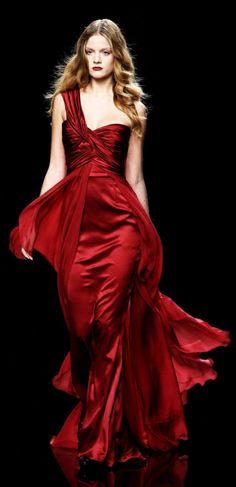KoryIs46144218's tweet photo. #LOVE d #Drape of d #Gown #perfectFit   #PerfectFabric #Silk Great #GownDesign 💗🌹💋👗 #Details https://t.co/yO48wrkLGc